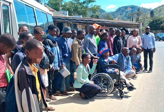 Zimbabwe deports 28 Mozambican teens, visually impaired man engaged in street vending and begging