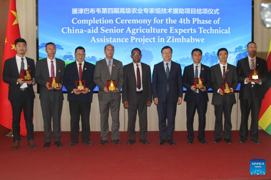 Chinese experts honored for contributions to Zimbabwe’s agriculture