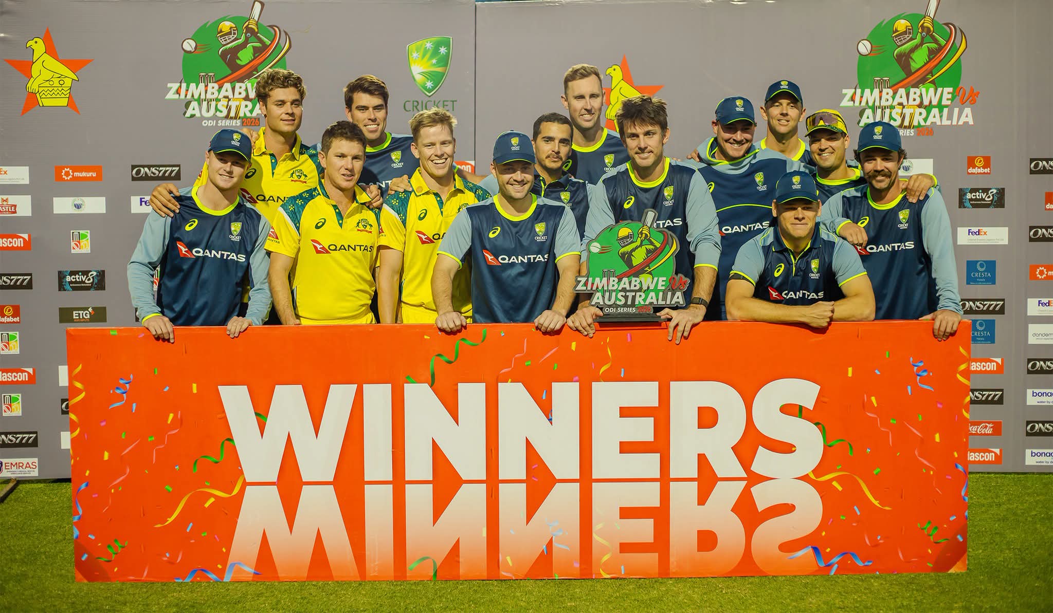 Australia beat Zimbabwe by one wicket to complete a white wash