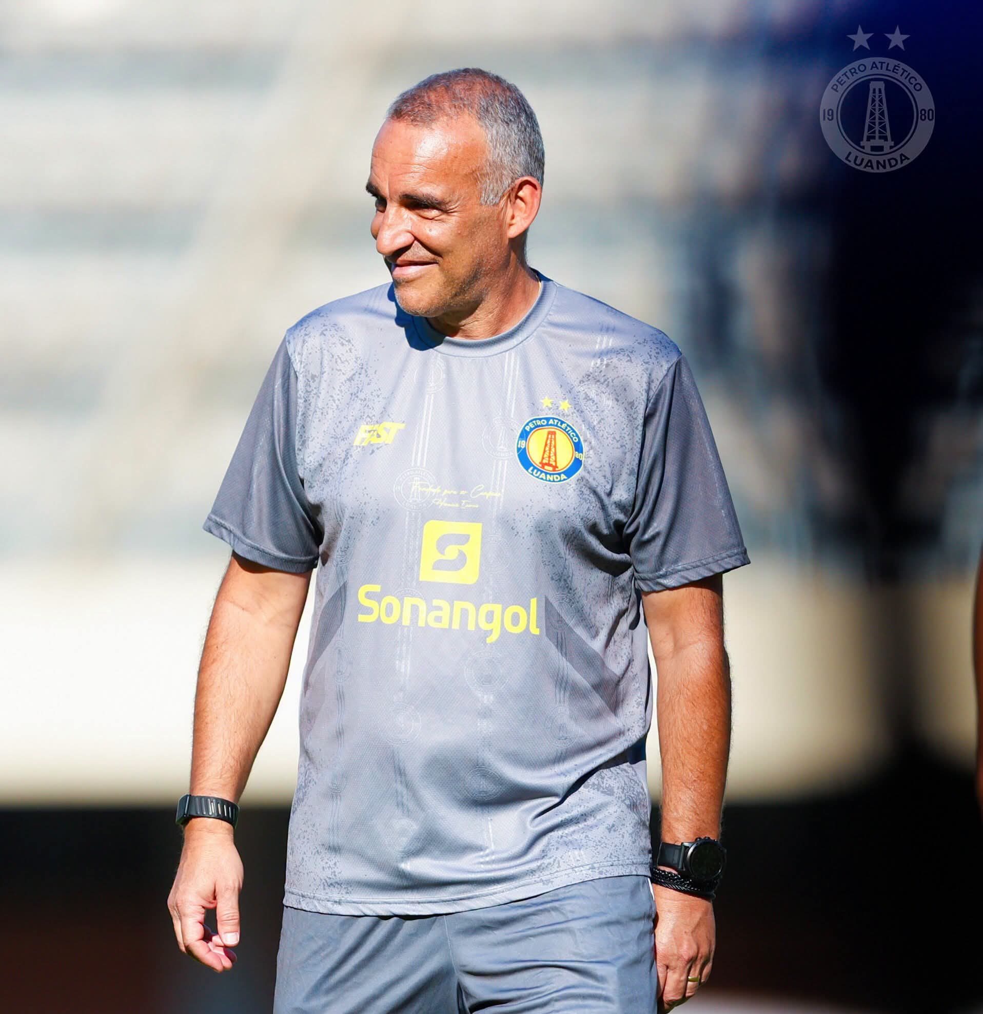 Petro de Luanda sack coach after Scottland FC defeat