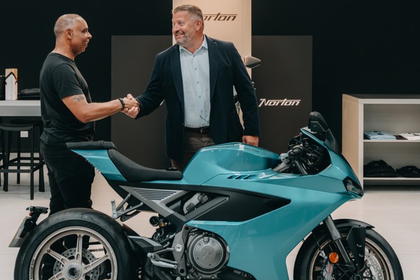 New owner Carl Parris (left) and Executive Director Richard Arnold (right)