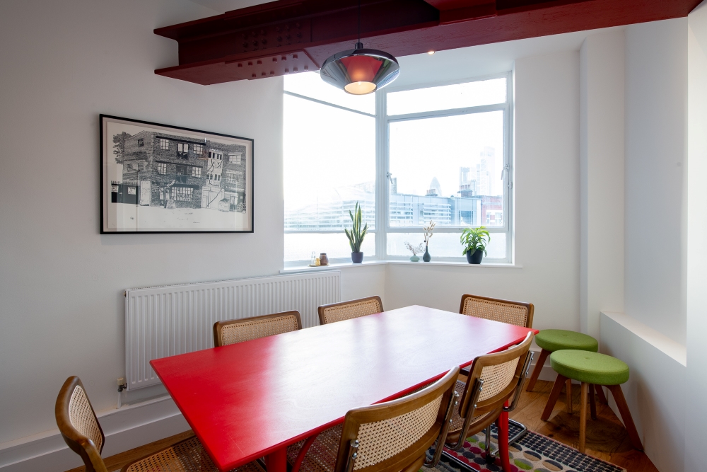 2 Club Row - Canvas