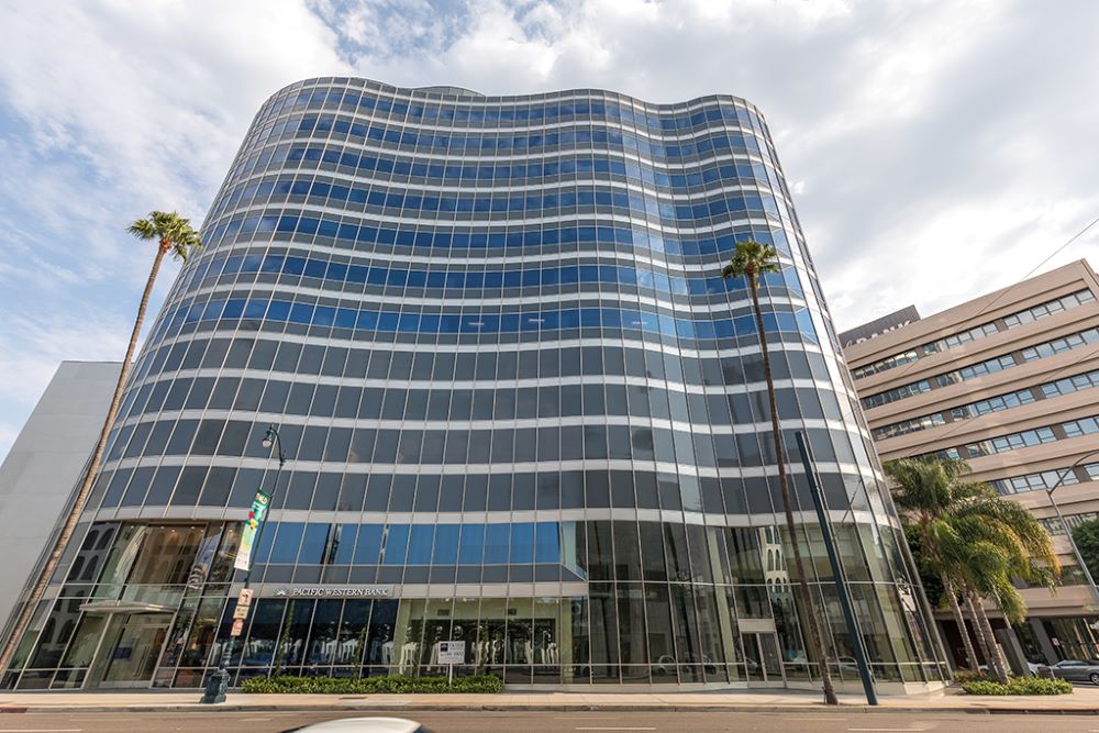 Wilshire Blvd.