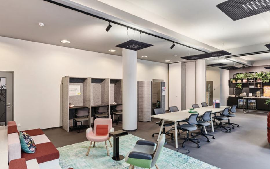 9-11 Am Bahnhof Westend - Design Offices