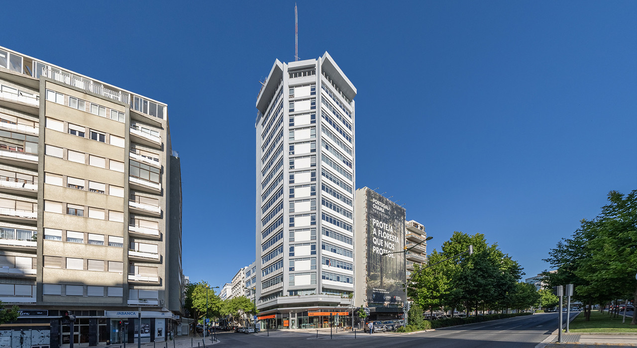 18 Avenida da República - Maleo