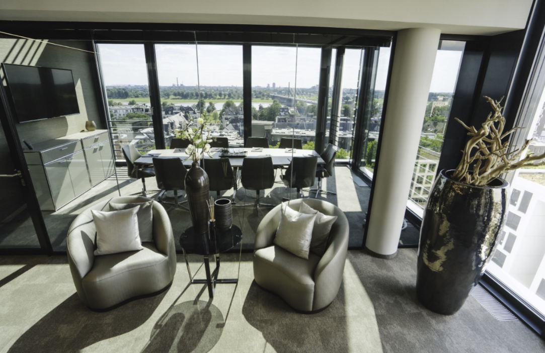 Three George - Collection Business Center