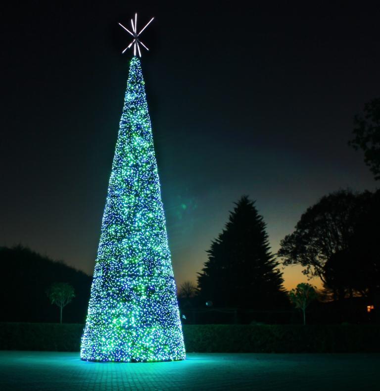 Santa Clause is coming to town and visiting Christmas at Paultons Park
