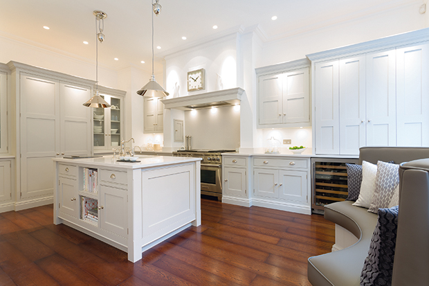 tom howley's shaker kitchens