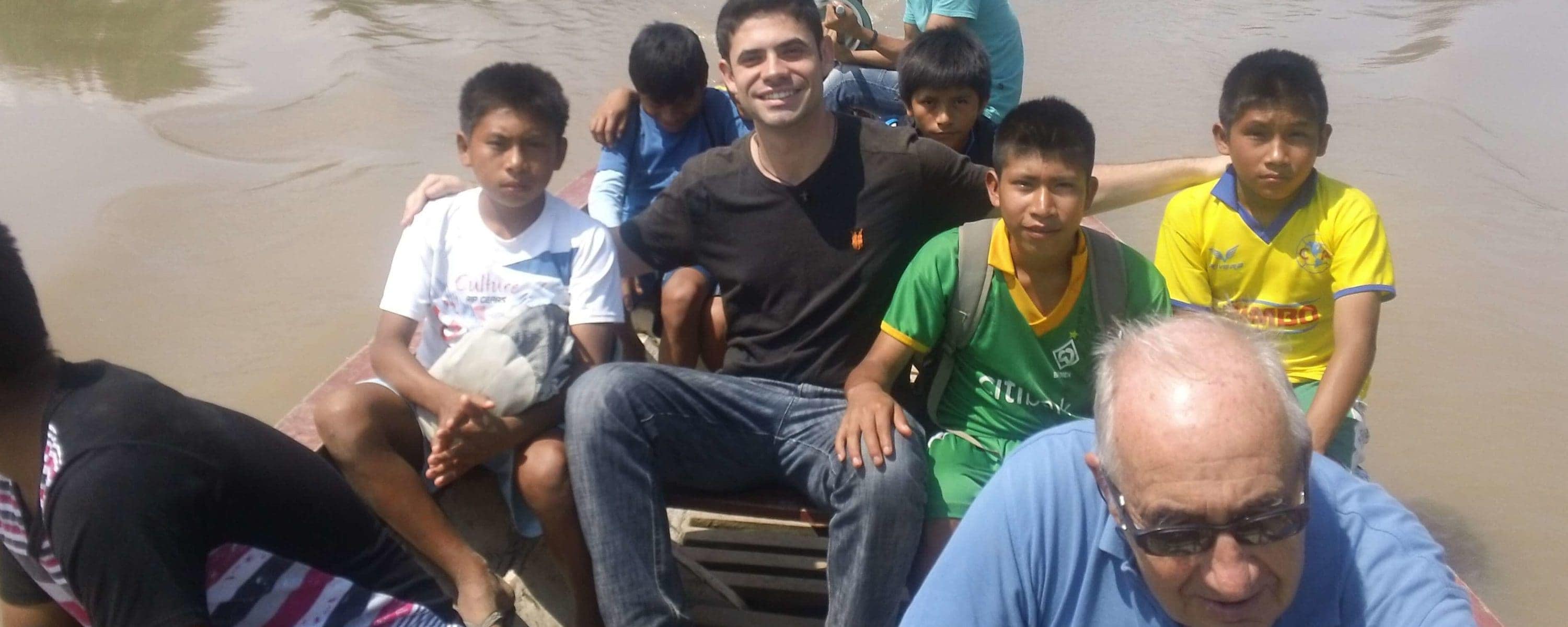 P.%20Bruno%20e%20P.%20Carlos%20em%20atividades%20com%20alunos