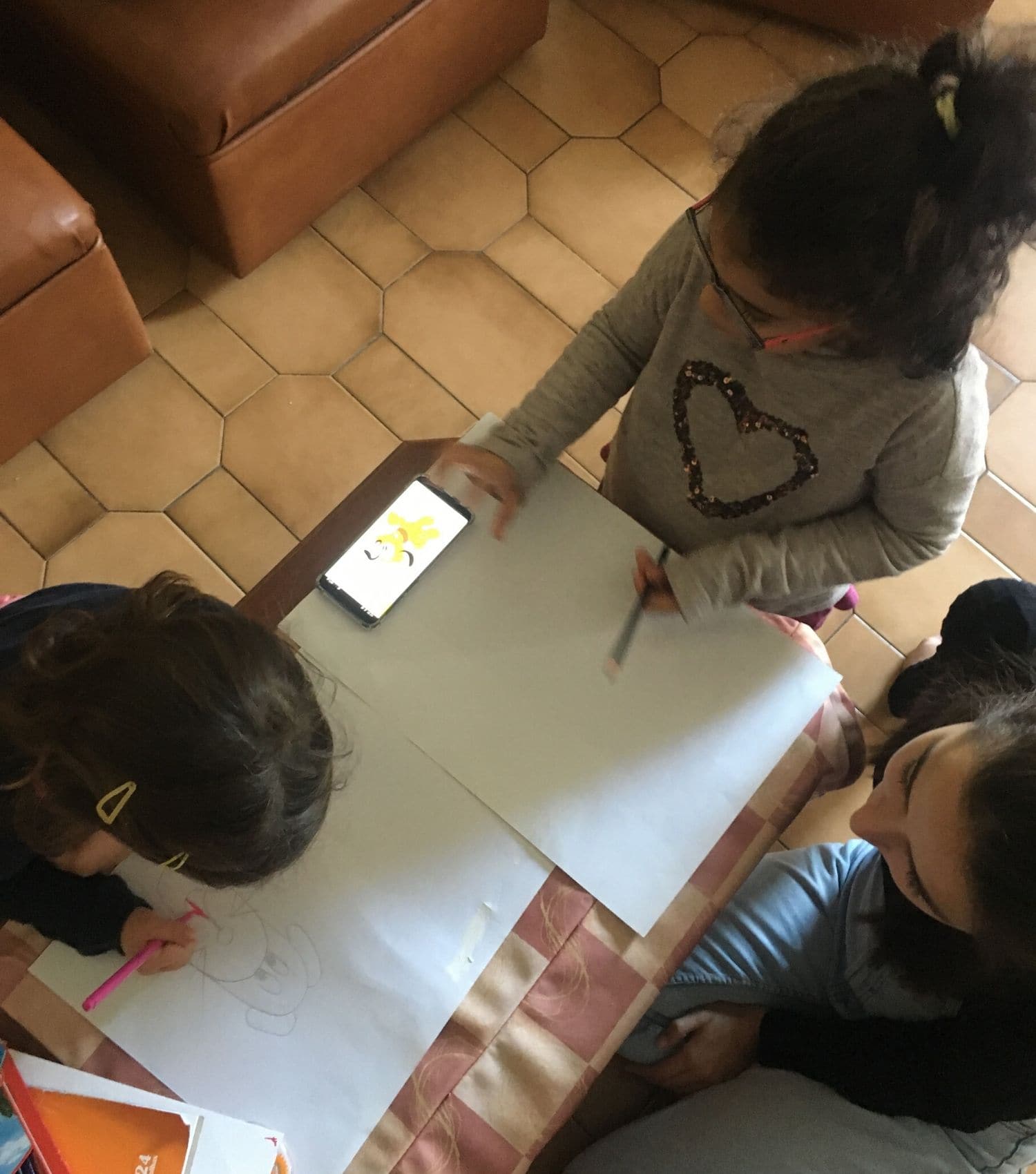 As%20nossas%20mais%20pequenas%20com%20a%20babysitter%20Carlota