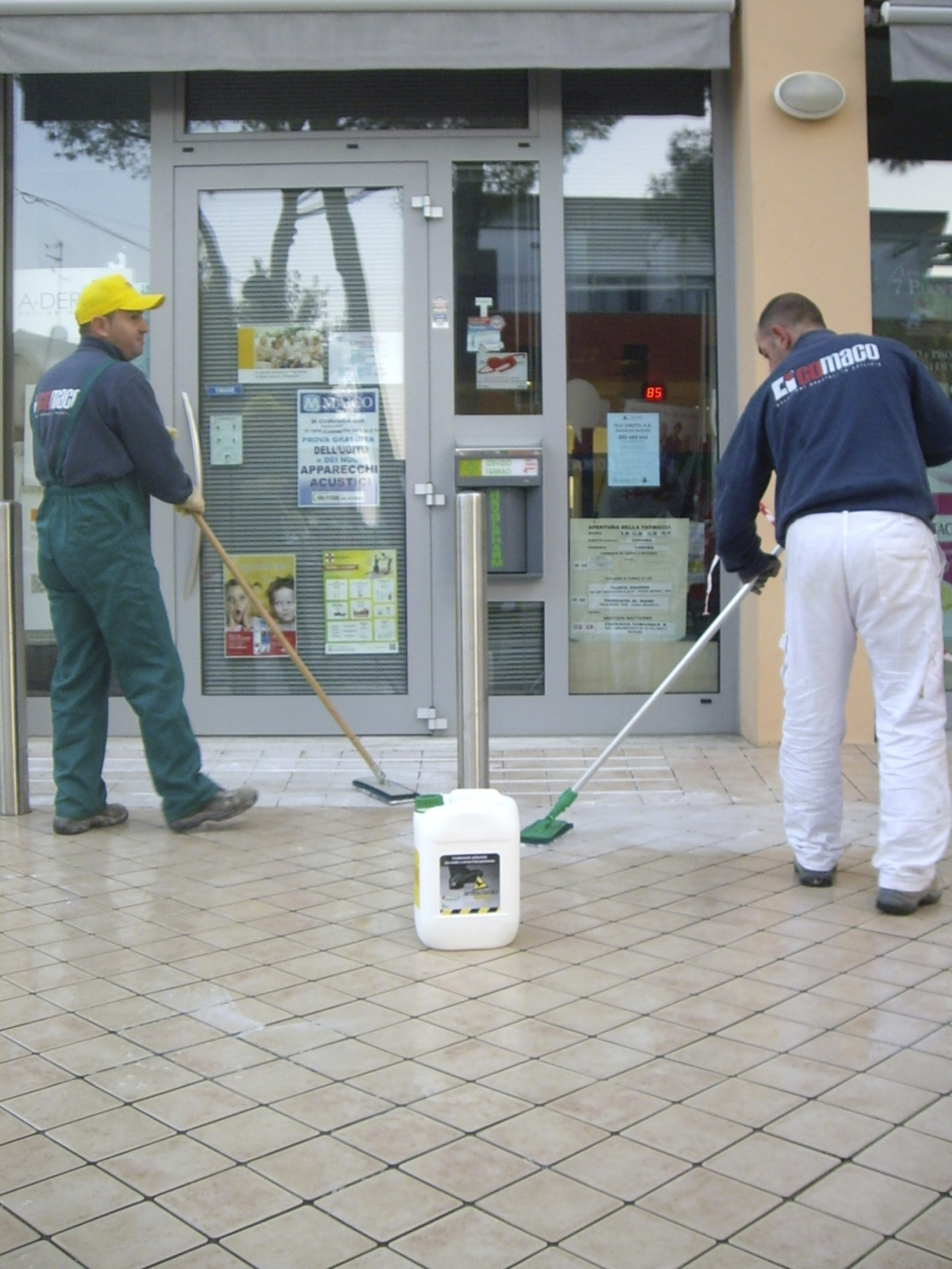 Profilo Antiscivolo Per Gradini In Alluminio E Gomma - Larghezze Da 4.2 A 7 Cm, Lunghezze Regolabili Fino A 145 Cm | Rivestimento Per Scale