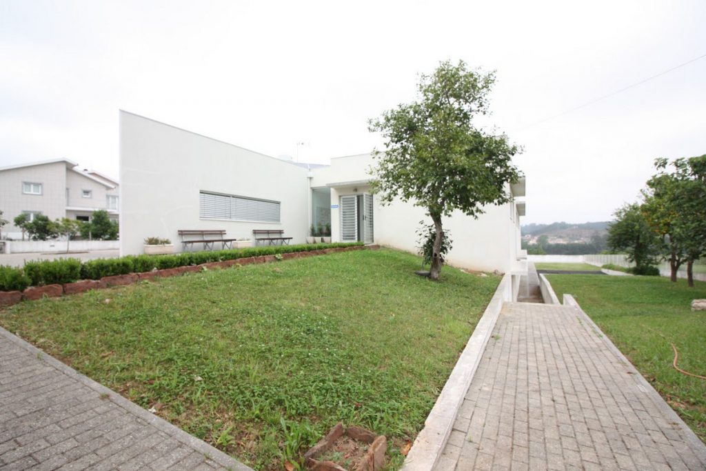 Eirol Entrada E Jardim 03