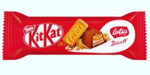 Lotus Biscoff KitKats exist and you can get them in the UK