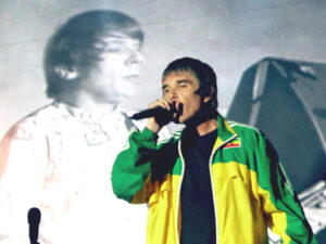 Ian Brown steps down as festival headliner over Covid vaccine dispute