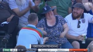 Cricket fan goes viral after proposing to girlfriend at Old Trafford during match