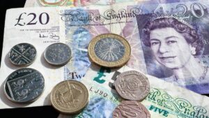 Government gives update on when households will receive £400 energy bill discount