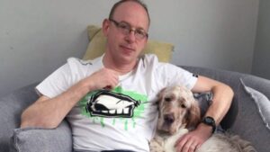Hero police officer tragically dies after rescuing ‘distressed man on tracks’