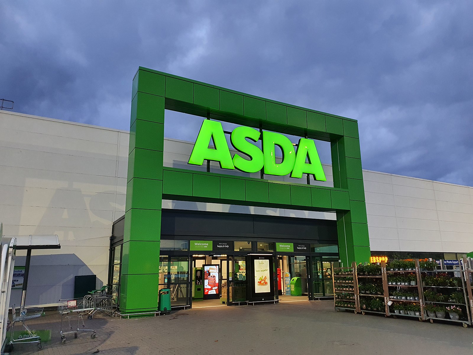 Asda reveals 82 of its locations set to go cashless