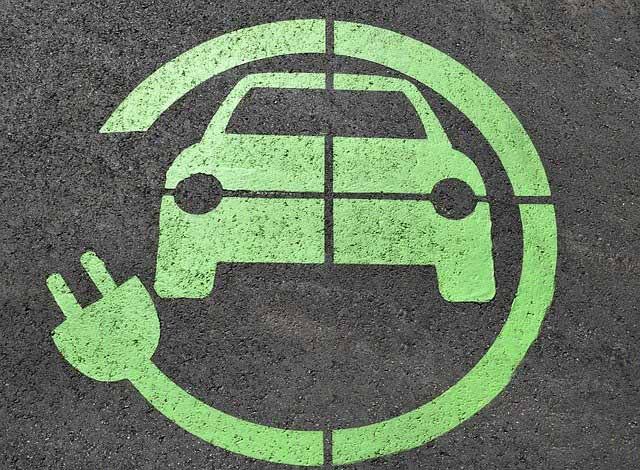 How long does it take to charge an electric car? Image