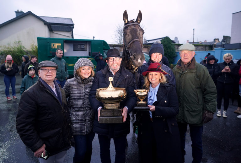 Galopin Des Champs and his owner Audrey Turley with Willie Mullins