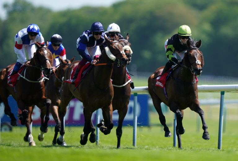 Solent Gateway and Hollie Doyle lead the way at Haydock