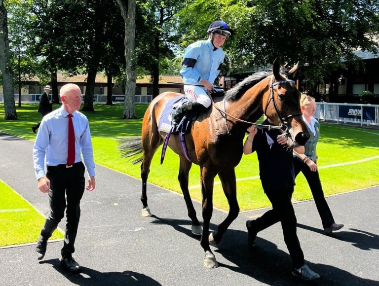 Truthful returns to the Haydock winner's enclosure