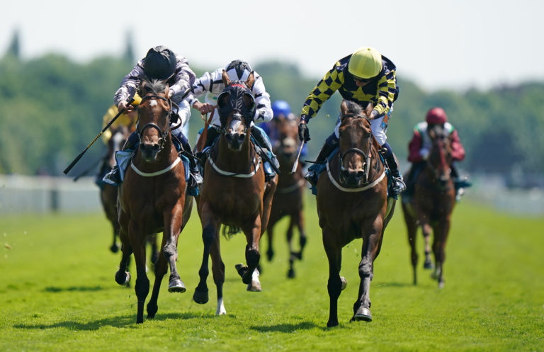 Celestial Flight (right) just got home in front