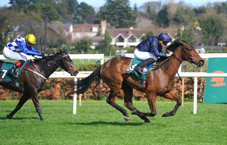 Never Ending Story winning at Leopardstown