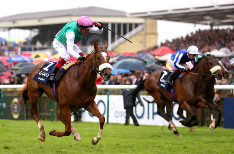 Chaldean (left) winning the 2000 Guineas ahead of Hi Royal