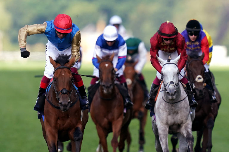 Gregory (left) winning the Queen's Vase at Royal Ascot