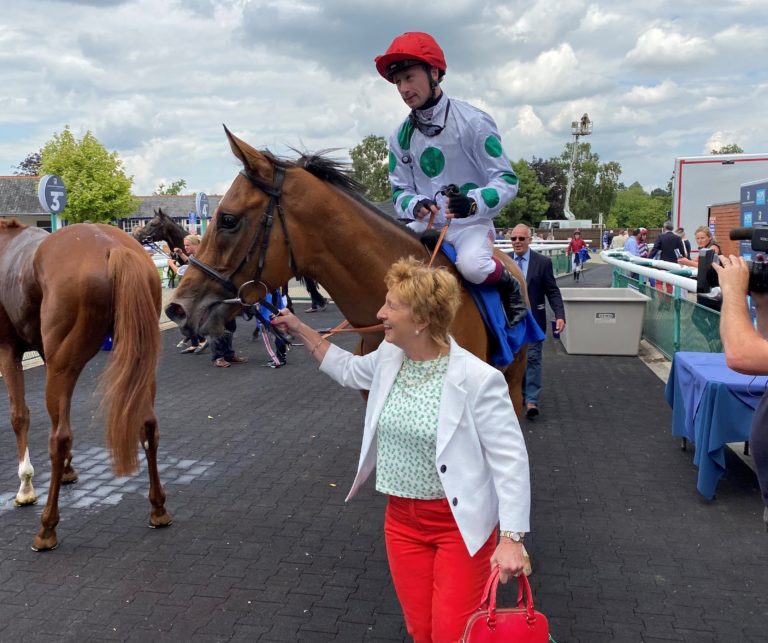 Oisin Murphy made a winning return aboard No Surrender at Leicester