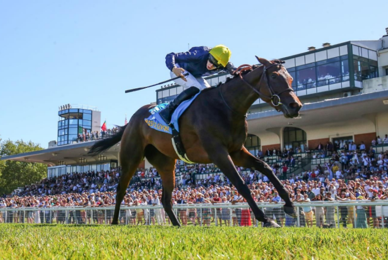 Mqse De Sevigne powered to victory in the Prix Jean Romanet