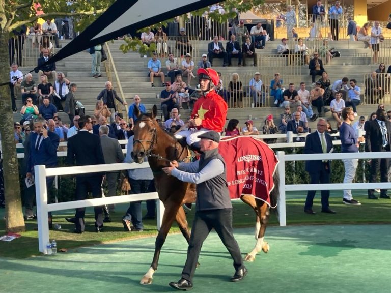 Highfield Princess returned to her very best in the Prix de l'Abbaye