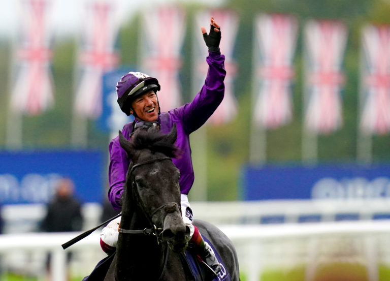 Frankie Dettori soaks in the applause of the crowd