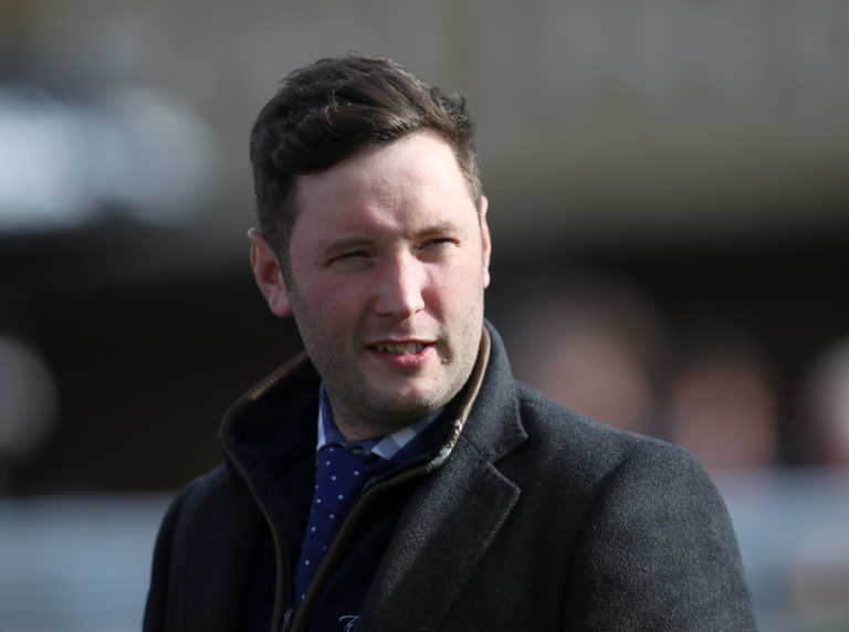 Ryan Potter trains Jetoile