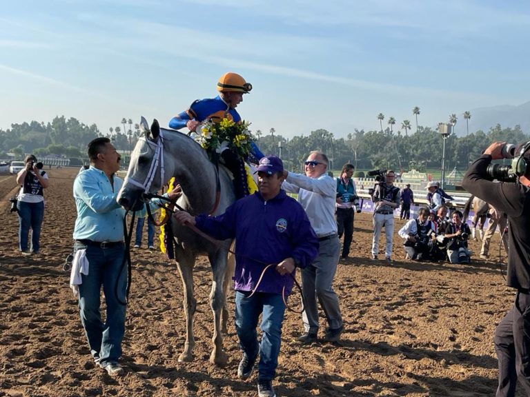 Irad Ortiz with White Abarrio