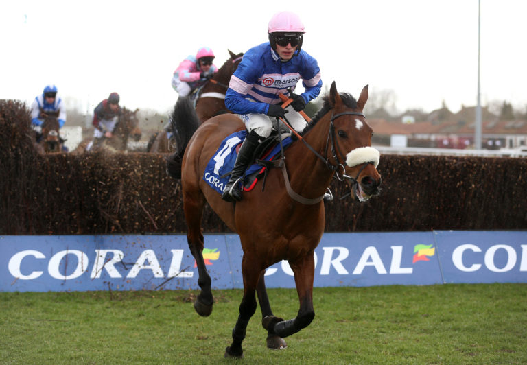 Solo winning the Coral Pendil Novices' Chase at Kempton