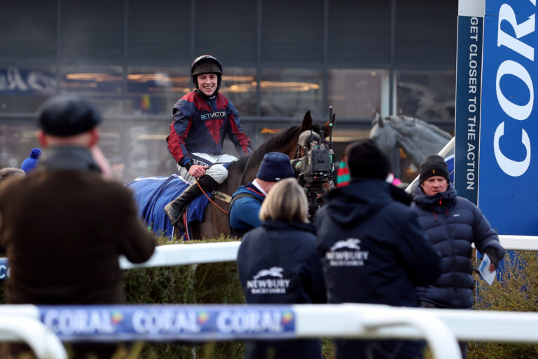Datsalrightgino and jockey Gavin Sheehan return victorious