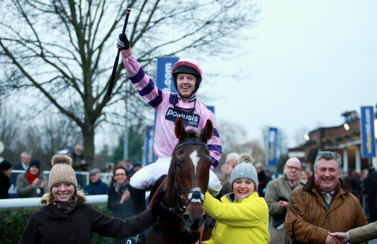Noel Fehily celebrates his victory on Silviniaco Conti in 2014