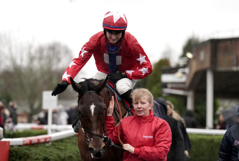 Ladbrokes Christmas Festival – Day Two – Kempton Park