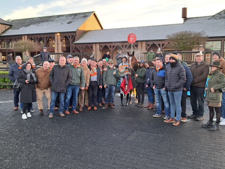 Maughreen with members of the Closutton Racing Club