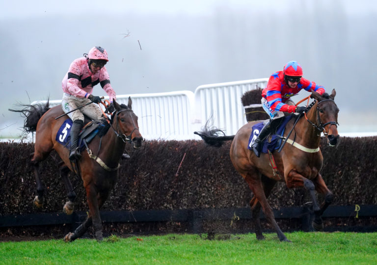 Issar d'Airy (left) had to battle hard to win again