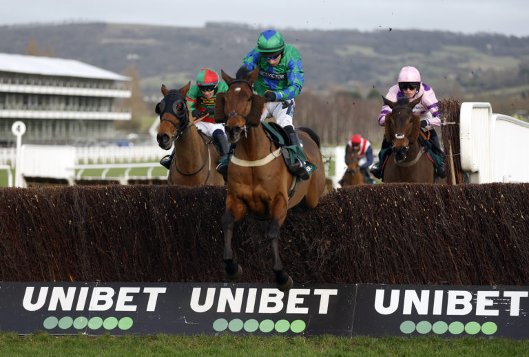 Ga Law winning the Paddy Power Cheltenham Countdown Podcast Handicap Chase