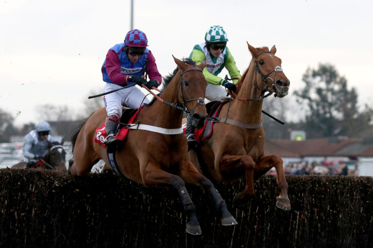 La Bague Au Roi winning the Kauto Star Novices' Chase at Kempton