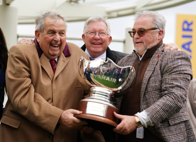 Sir Alex Ferguson (centre) with John Hales (left) and Ged Mason