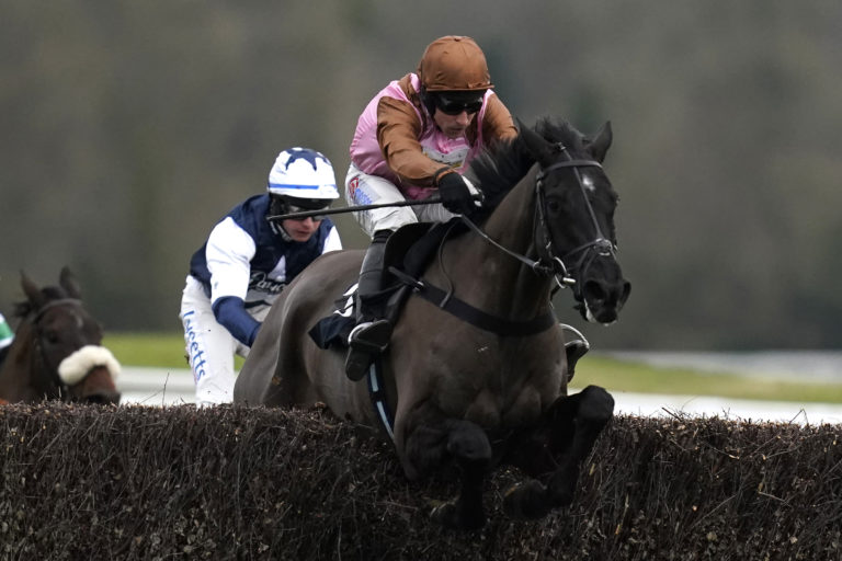 Etalon and jockey Harry Skelton