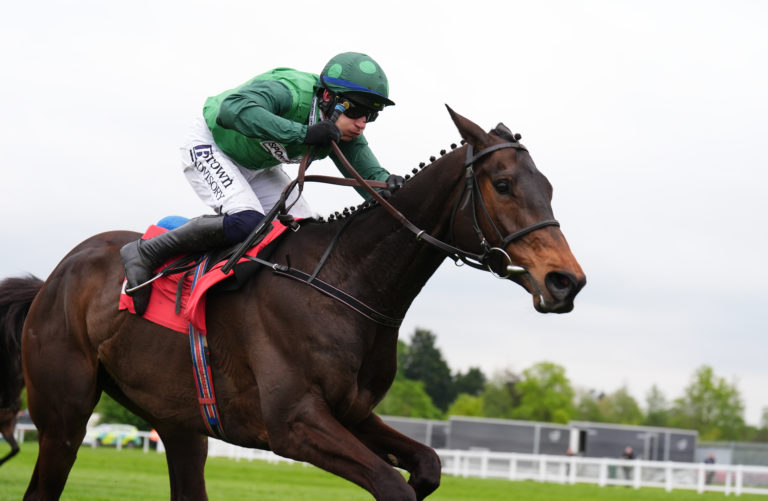 Impaire Et Passe pulled away to win well