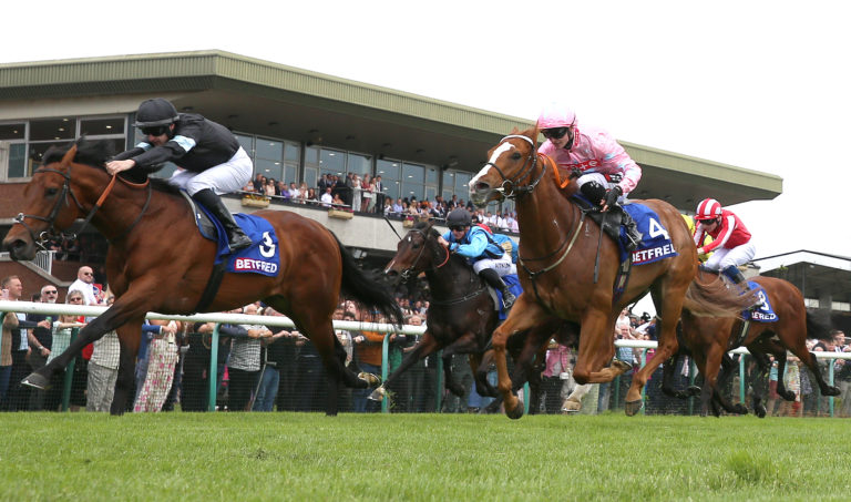 Kerdos (left) saw off Nunthorpe winner Live In The Dream