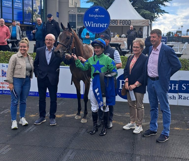 Fiery Lucy with connections at Fairyhouse