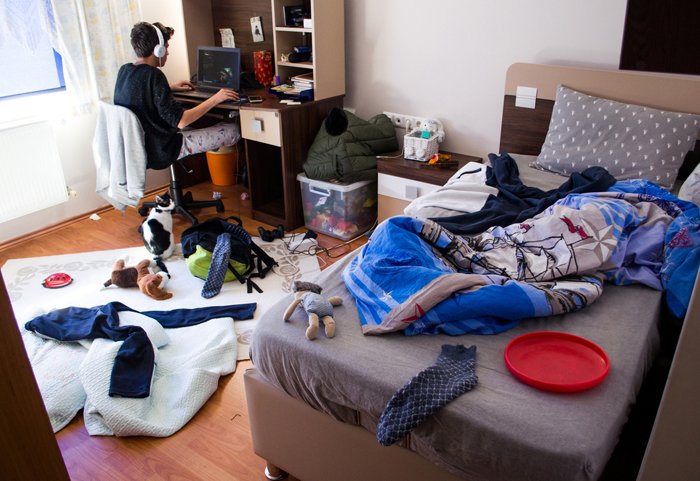 Is a tidy bedroom best to help spark business creativity?